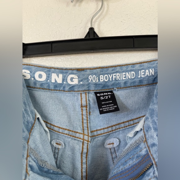 90’s Boyfriend jeans🙃 - Picture 7 of 7